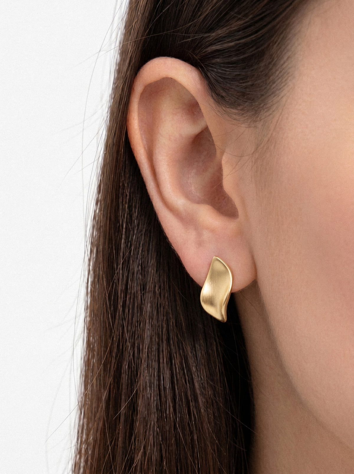 Curved Wave Stud Earrings